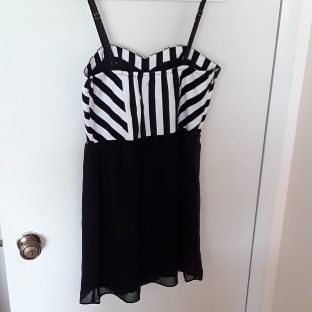 Volcom Corpo Class Collection Dress - Picture 2 of 4
